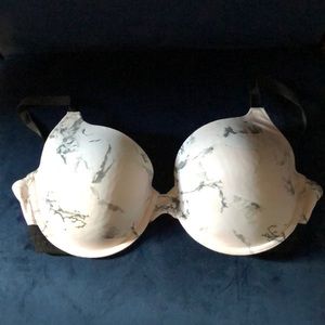 PINK Victoria Secret Lightly Lined Bra